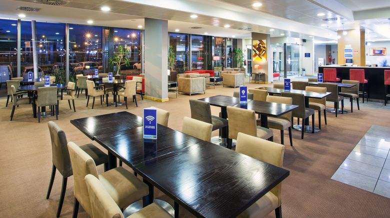 <b>Holiday Inn Express Lisbon-Oeiras Restaurant</b>. Images powered by <a href="https://www.leonardoworldwide.com/" title="Leonardo Worldwide" target="_blank">Leonardo</a>.