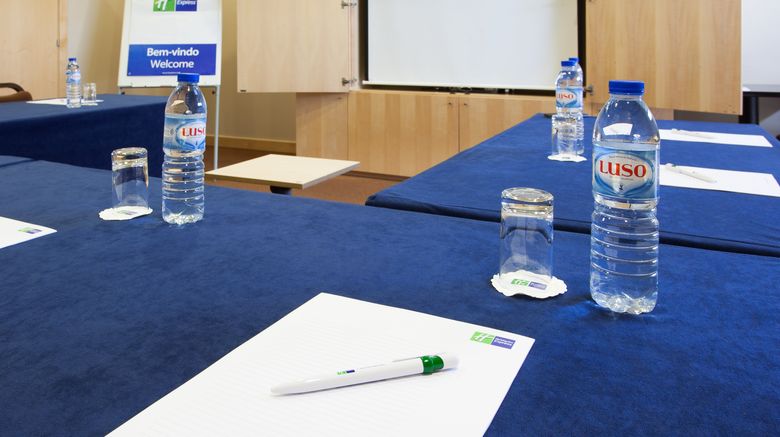 <b>Holiday Inn Express Lisbon-Oeiras Meeting</b>. Images powered by <a href="https://www.leonardoworldwide.com/" title="Leonardo Worldwide" target="_blank">Leonardo</a>.