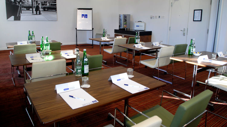 Holiday Inn Express London City Meeting