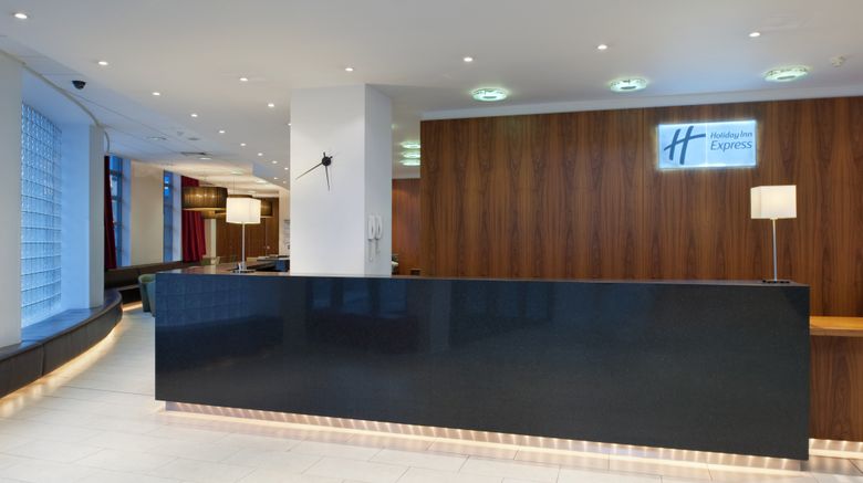 <b>Holiday Inn Express London City Lobby</b>. Images powered by <a href="https://www.leonardoworldwide.com/" title="Leonardo Worldwide" target="_blank">Leonardo</a>.