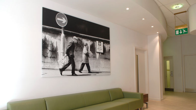 <b>Holiday Inn Express London City Lobby</b>. Images powered by <a href="https://www.leonardoworldwide.com/" title="Leonardo Worldwide" target="_blank">Leonardo</a>.