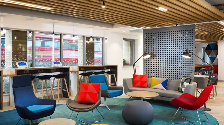 <b>Holiday Inn Express London, Ealing Lobby</b>. Images powered by <a href="https://www.leonardoworldwide.com/" title="Leonardo Worldwide" target="_blank">Leonardo</a>.