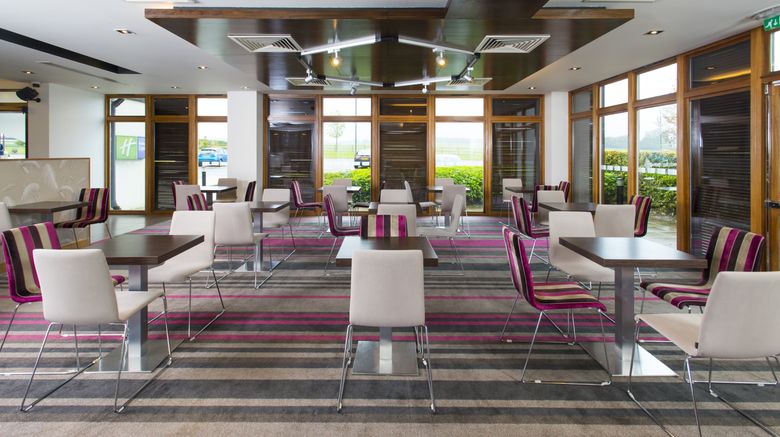 <b>Holiday Inn Express Epsom Downs Restaurant</b>. Images powered by <a href="https://www.leonardoworldwide.com/" title="Leonardo Worldwide" target="_blank">Leonardo</a>.