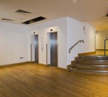Holiday Inn Express Epsom Downs Lobby
