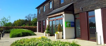 Holiday Inn Express Epsom Downs Exterior