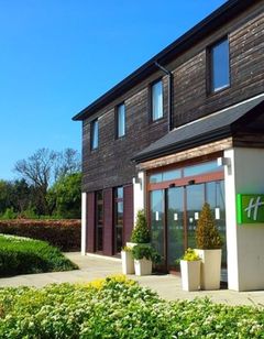 Holiday Inn Express Epsom Downs