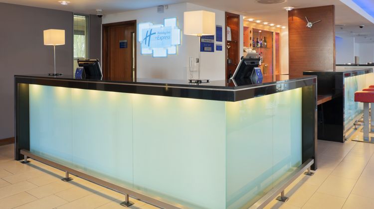 Holiday Inn Express Golders Green Lobby