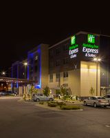 Holiday Inn Express & Suites Airport