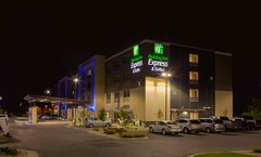 Holiday Inn Express & Suites Airport