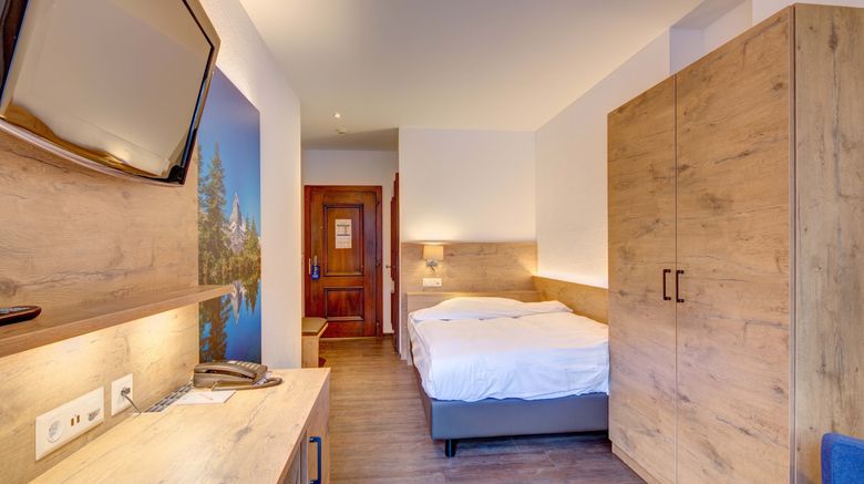 <b>Alpen Resort Hotel Room</b>. Images powered by <a href="https://www.leonardoworldwide.com/" title="Leonardo Worldwide" target="_blank">Leonardo</a>.