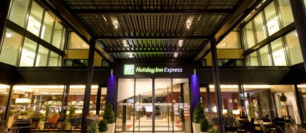 Holiday Inn Express Zurich Airport Exterior