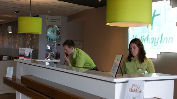 Holiday Inn Huntingdon Racecourse Lobby