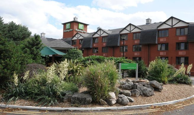 Holiday Inn Northampton Exterior
