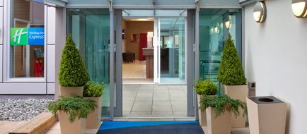 Holiday Inn Express Hull City Centre Exterior