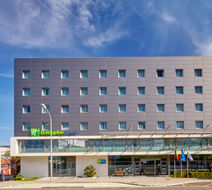 Holiday Inn Express Lisbon Alfragide Exterior