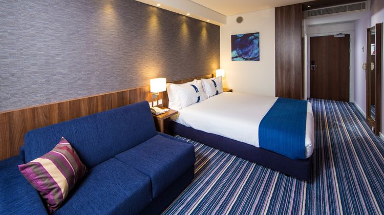 Holiday Inn Express Lisbon Alfragide Room
