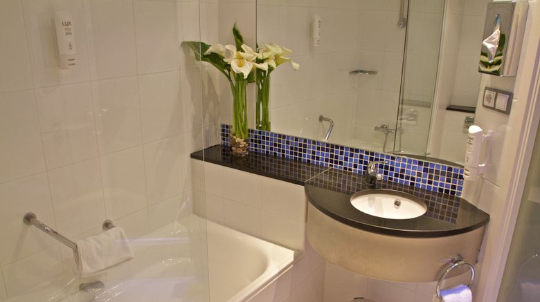 <b>Holiday Inn Express Campo de Gibraltar Room</b>. Images powered by <a href="https://www.leonardoworldwide.com/" title="Leonardo Worldwide" target="_blank">Leonardo</a>.