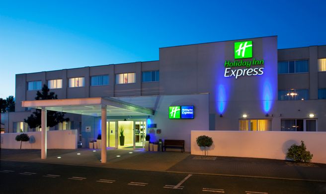 Holiday Inn Express Norwich Exterior
