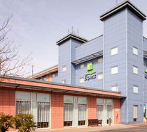 Holiday Inn Express Oxford Exterior