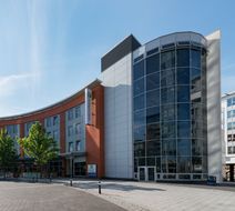 Holiday Inn Express Gunwharf Quays Exterior
