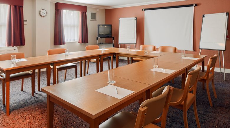 <b>Holiday Inn Express Glenrothes Meeting</b>. Images powered by <a href="https://www.leonardoworldwide.com/" title="Leonardo Worldwide" target="_blank">Leonardo</a>.