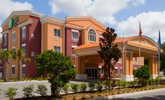 Holiday Inn Express Brooksville