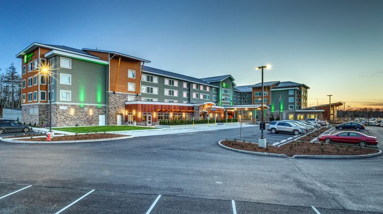 Holiday Inn & Suites Bellingham Exterior