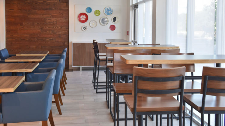 Holiday Inn Express/Stes-Lake Nona Area Restaurant