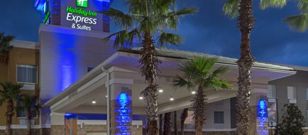 Holiday Inn Express Exterior