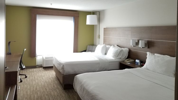 Holiday Inn Express Hotel & Suites Room