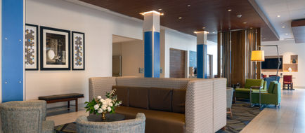 Holiday Inn Express/Stes Tulsa Downtown Lobby