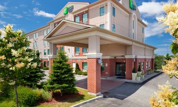 Holiday Inn Express & Suites Barrie