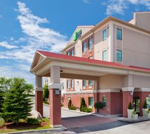 Holiday Inn Express & Suites Barrie Exterior