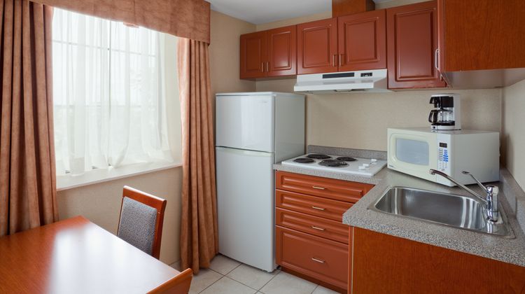 Holiday Inn Express & Suites Barrie Room