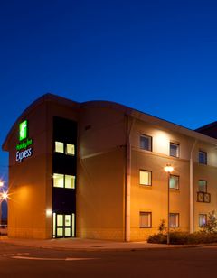 Holiday Inn Express Cardiff Airport