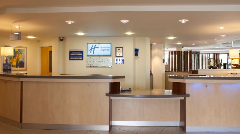 <b>Holiday Inn Express Cardiff Airport Lobby</b>. Images powered by <a href="https://www.leonardoworldwide.com/" title="Leonardo Worldwide" target="_blank">Leonardo</a>.