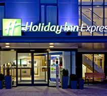 Holiday Inn Express South A45 Exterior