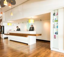 Holiday Inn Brighton-Seafront Lobby