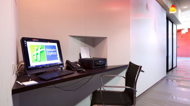 Holiday Inn Express Odysseum Other