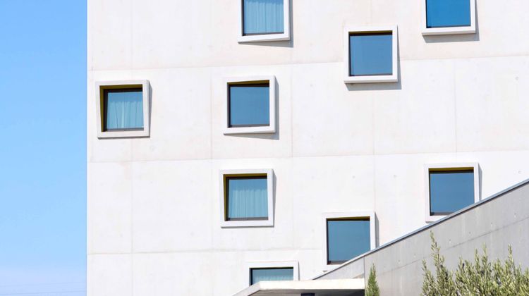 Holiday Inn Express Odysseum Exterior