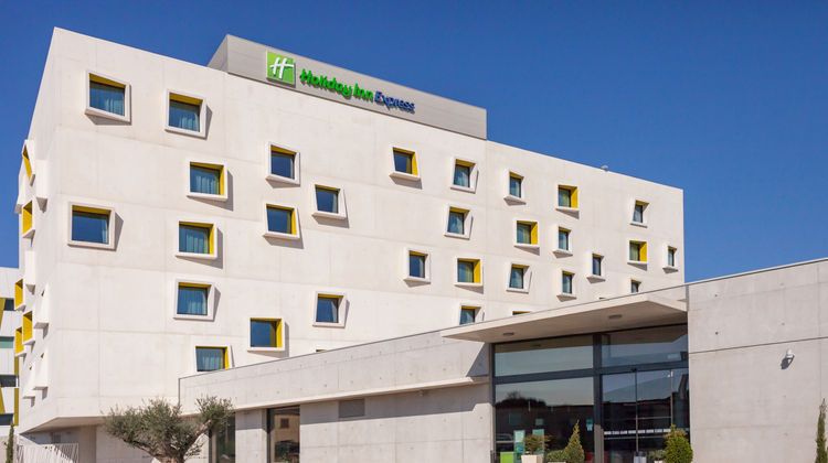 Holiday Inn Express Odysseum Exterior