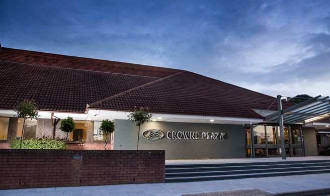 Crowne Plaza Basingstoke Exterior