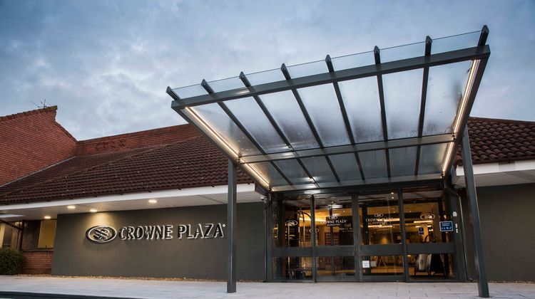 Crowne Plaza Basingstoke Exterior