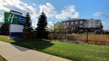 Holiday Inn Express & Suites Airport Exterior