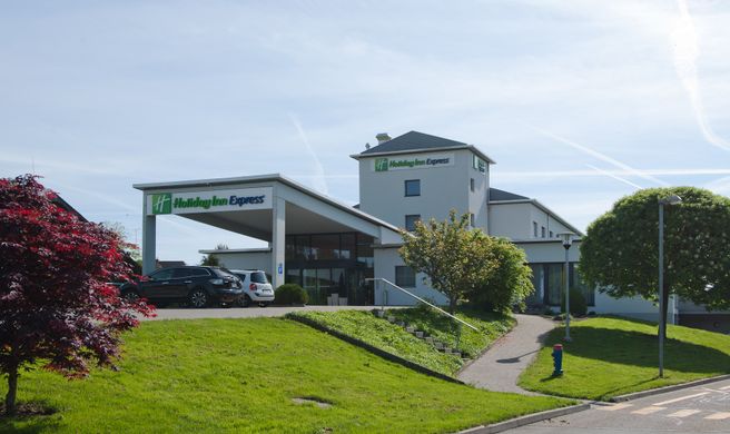 Holiday Inn Express Luzern-Neuenkirch Exterior