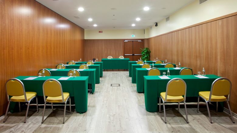 <b>Holiday Inn Cagliari Meeting</b>. Images powered by <a href="https://www.leonardoworldwide.com/" title="Leonardo Worldwide" target="_blank">Leonardo</a>.