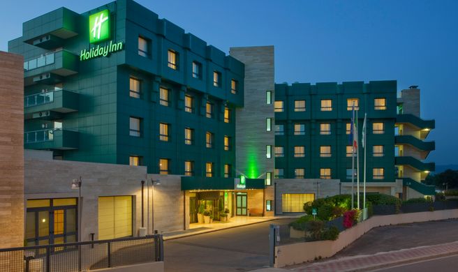 Holiday Inn Cagliari Exterior