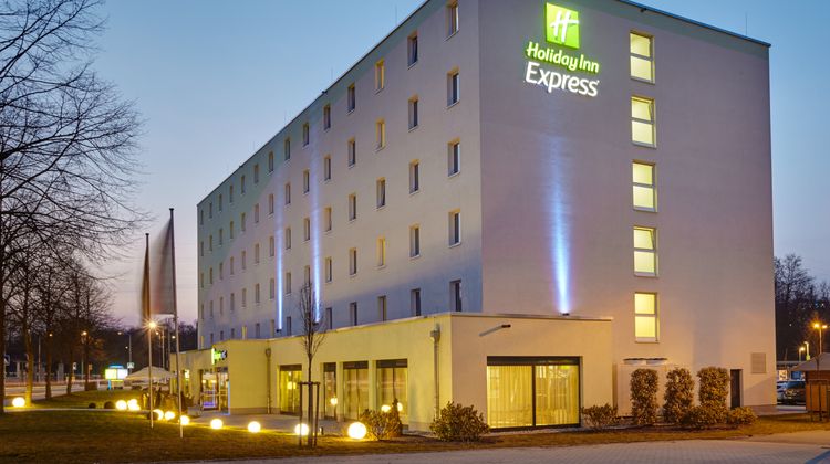 Holiday Inn Express Neunkirchen Exterior