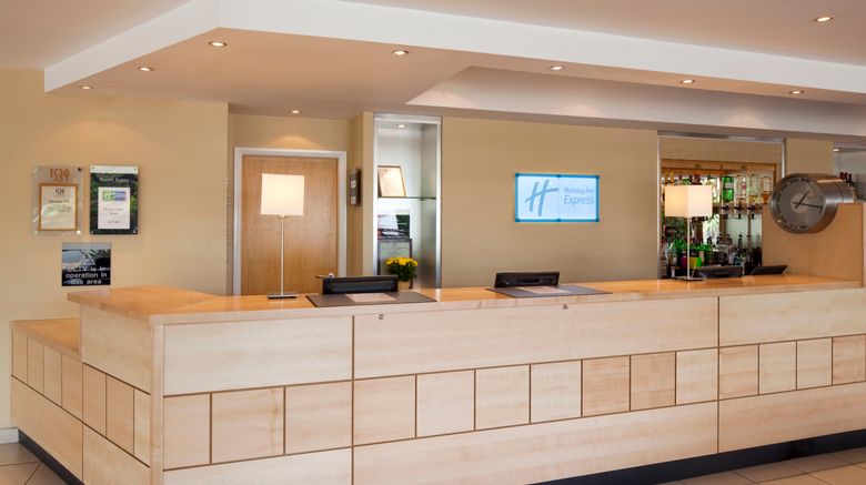 <b>Holiday Inn Express Racecourse Lobby</b>. Images powered by <a href="https://www.leonardoworldwide.com/" title="Leonardo Worldwide" target="_blank">Leonardo</a>.
