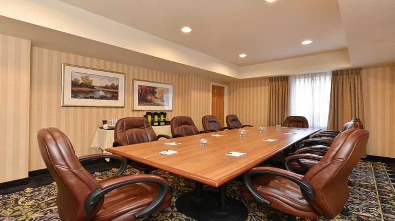 <b>Staybridge Suites Calgary Airport Meeting</b>. Images powered by <a href="https://www.leonardoworldwide.com/" title="Leonardo Worldwide" target="_blank">Leonardo</a>.